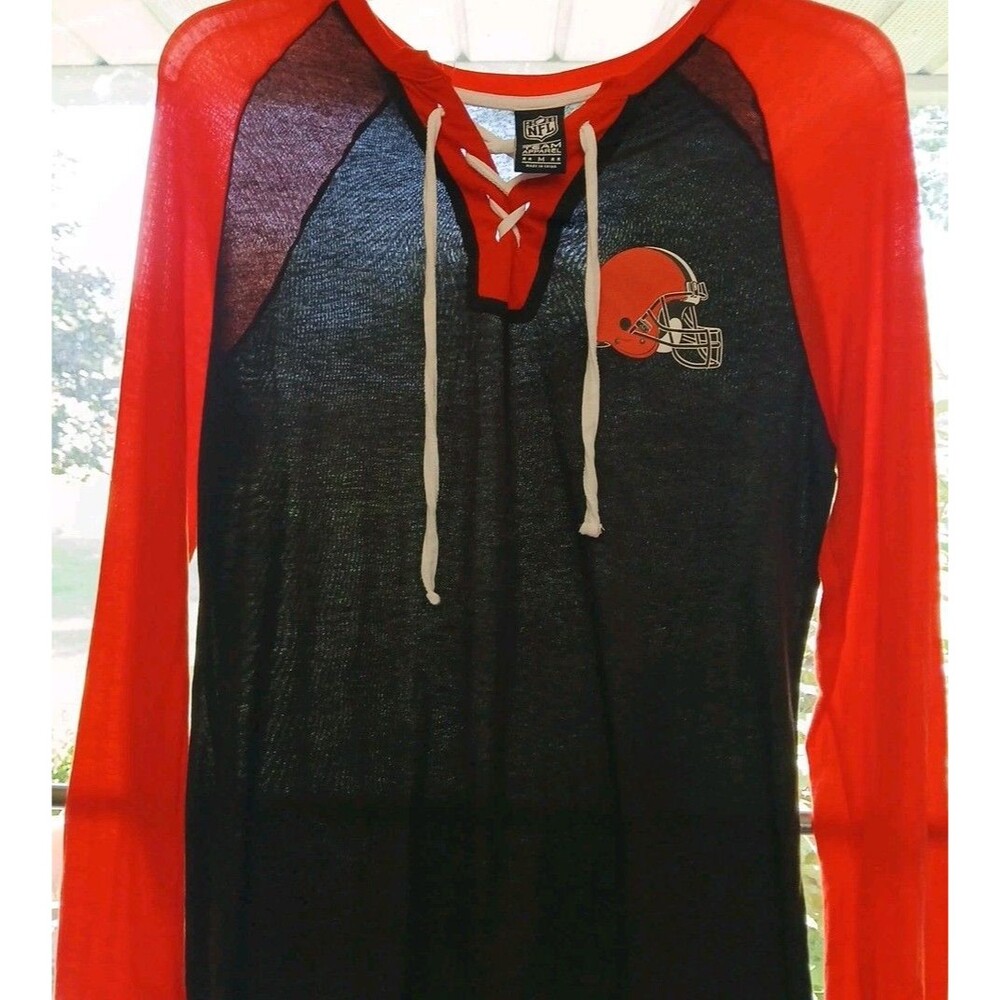 CLEVELAND BROWNS NFL TEAM APPAREL WOMENS MEDIUM LACE-UP V-NECK PULLOVER...
